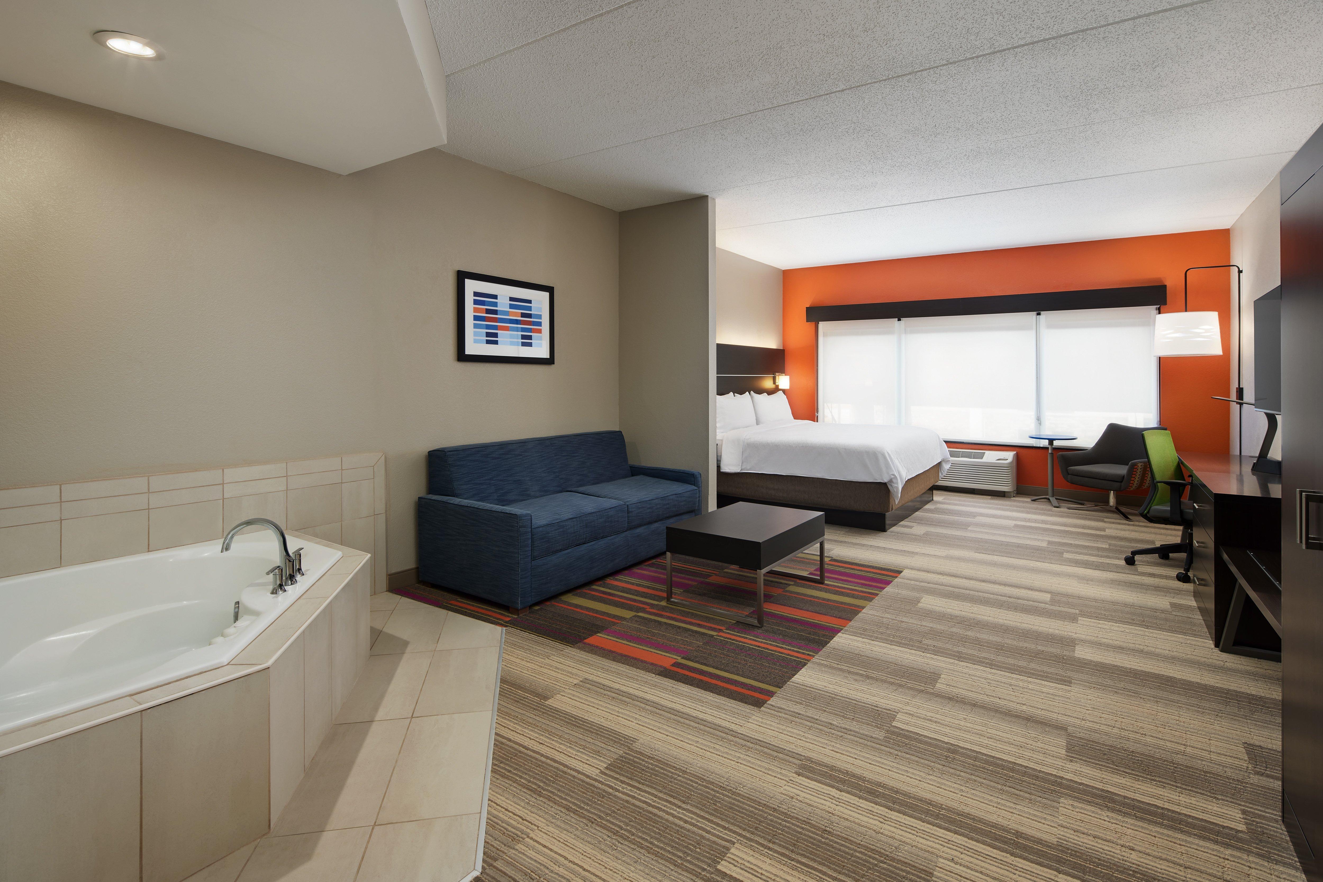 Holiday Inn Express & Suites Seymour Exterior photo