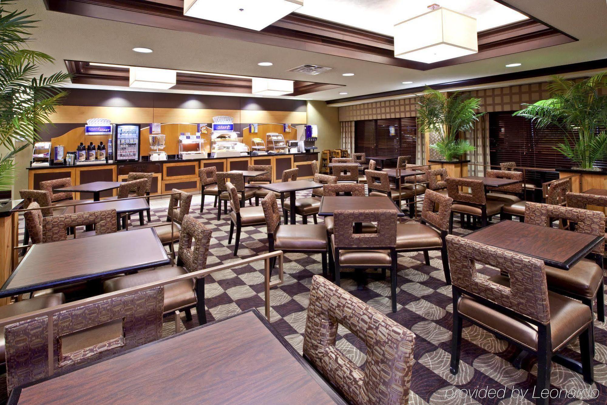 Holiday Inn Express & Suites Seymour Restaurant photo
